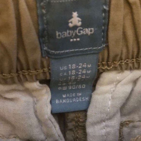 Baby Gap Cargo shorts - Picture 2 of 3